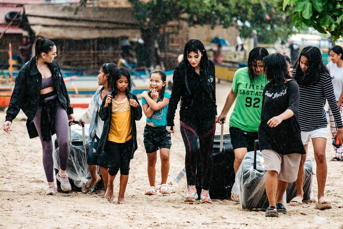Un început spectaculos de cursă la Asia Express – Drumul Eroilor, astăzi, de la ora 20:00, la Antena 1. Concurenții, nevoiți să folosească plute pentru a ajunge la mal