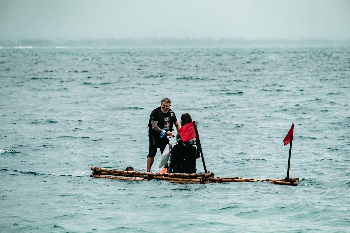 Un început spectaculos de cursă la Asia Express – Drumul Eroilor, astăzi, de la ora 20:00, la Antena 1. Concurenții, nevoiți să folosească plute pentru a ajunge la mal