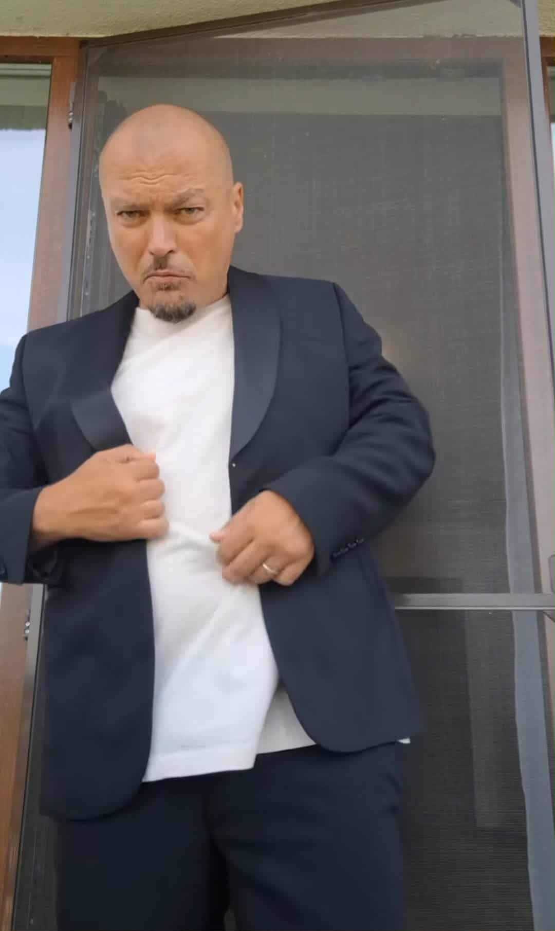 Puya și Melinda Gărdescu, nași de cununie! Artistul a ieșit din tipare cu ținuta lui: ”Mai lejer” | FOTO