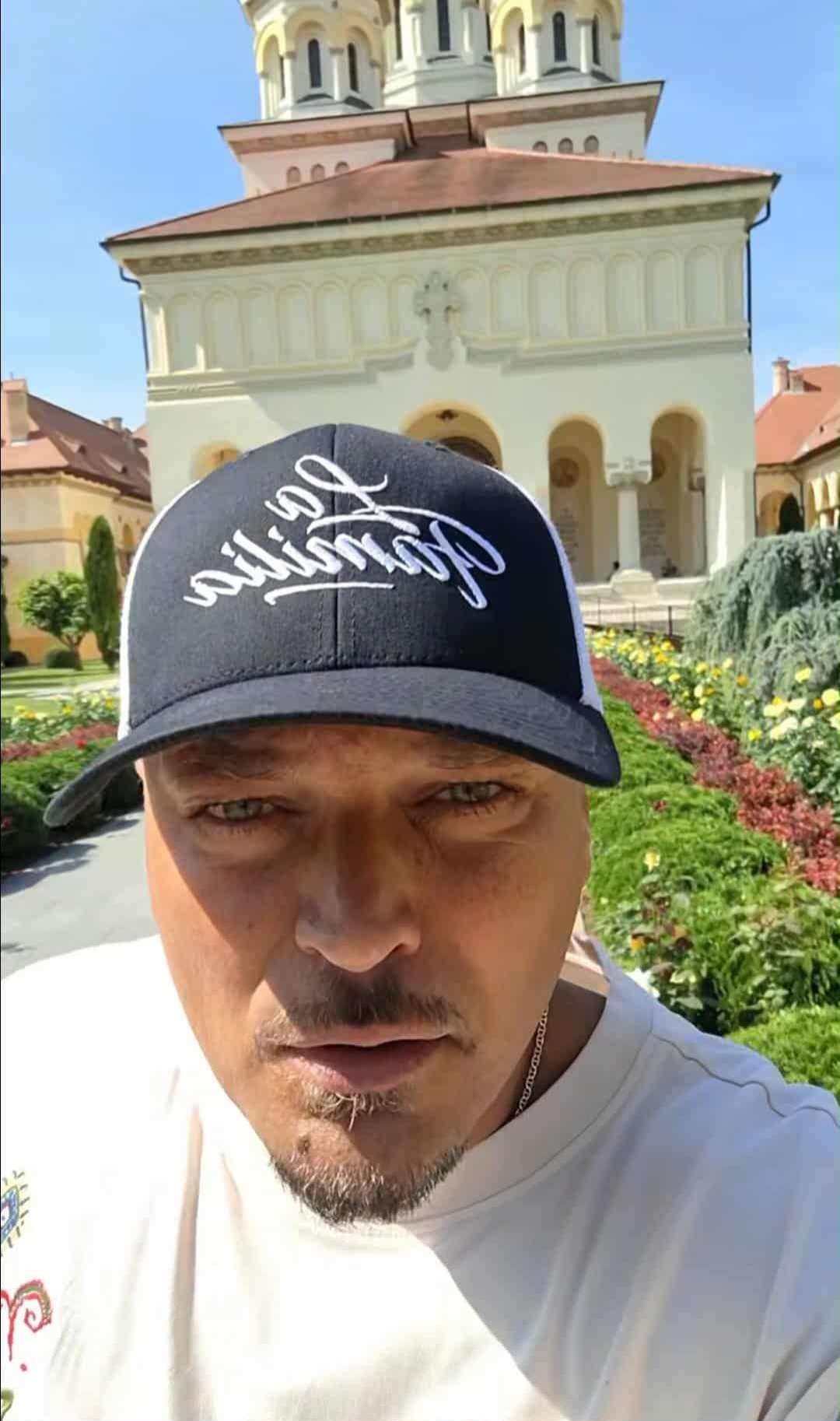 Puya și Melinda Gărdescu, nași de cununie! Artistul a ieșit din tipare cu ținuta lui: ”Mai lejer” | FOTO