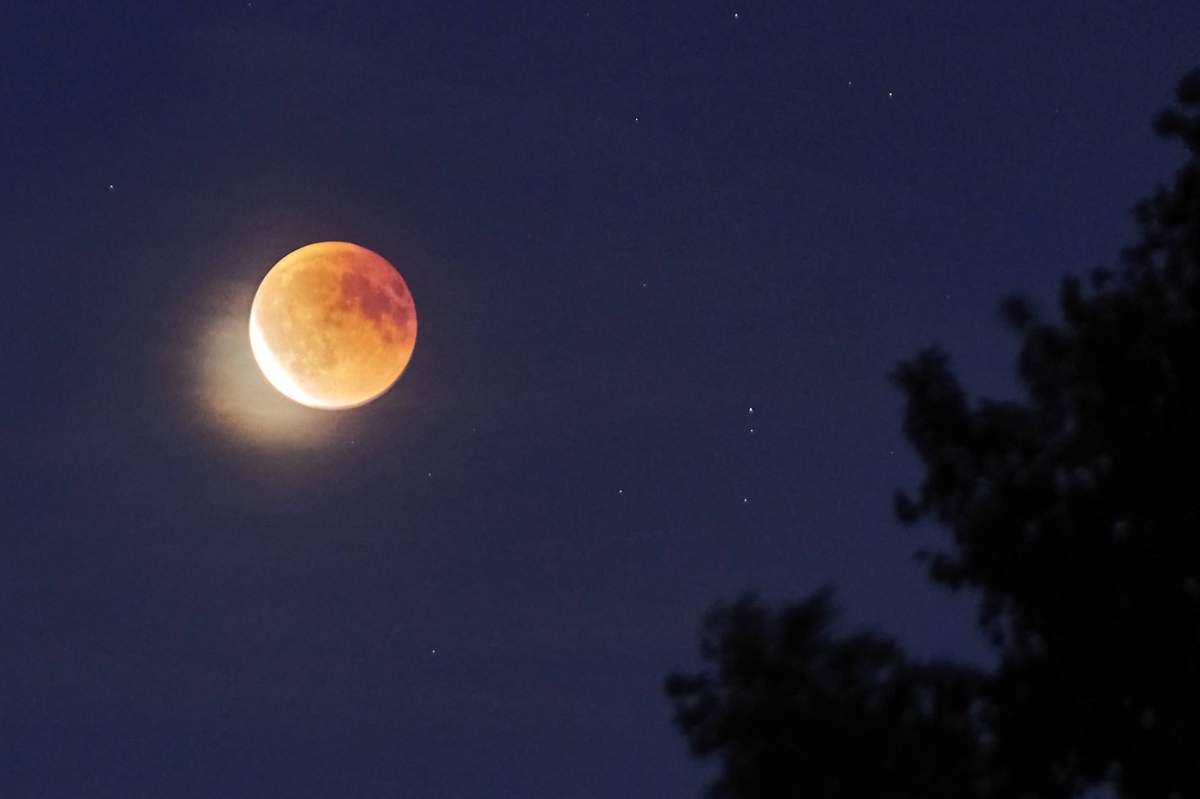 Eclipsa totală de Lună
