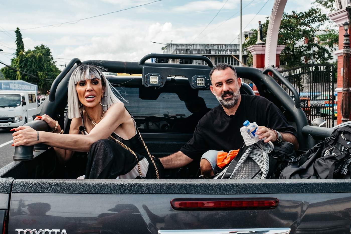 Cea mai nouă ediție Asia Express, lider detașat de audiență. Diseară, de la 20.30, la Antena 1, concurenții sunt serviți cu balut pe Drumul Eroilor