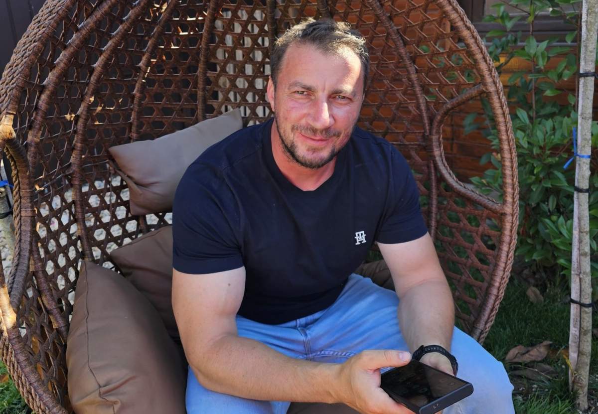 Marian Godină, pe un balansoar