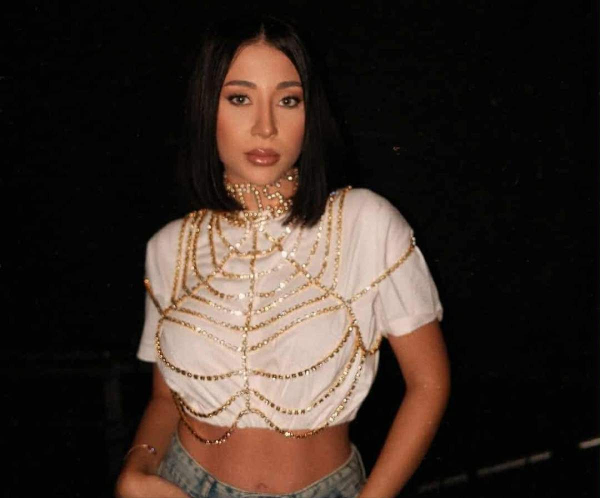 Nicole Cherry, într-un top inedit