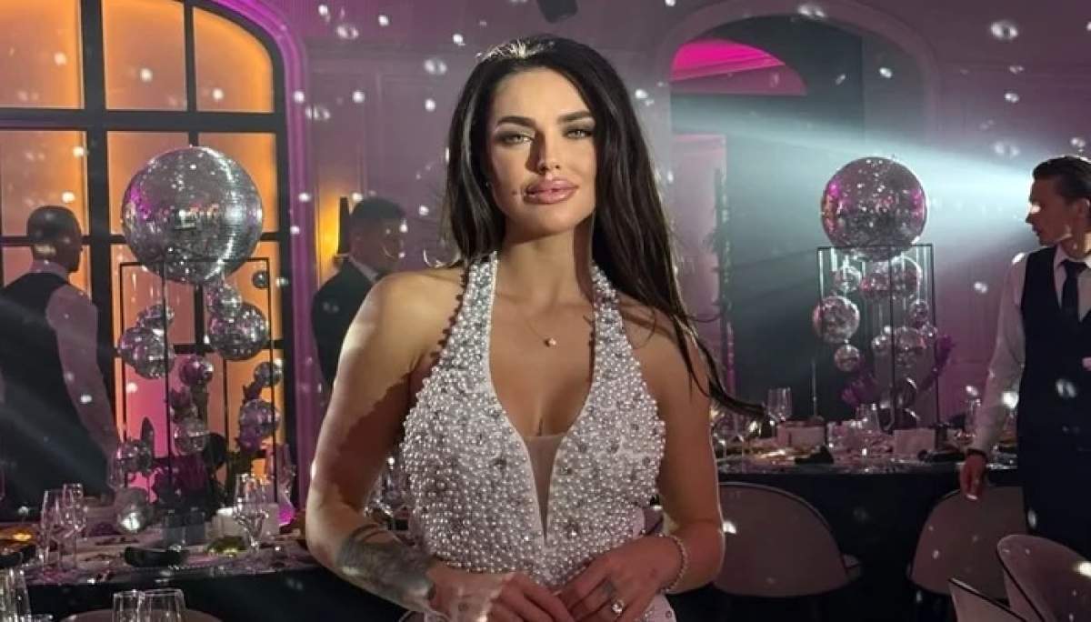 Cristina Scarlevschi, îmbrăcată sexy