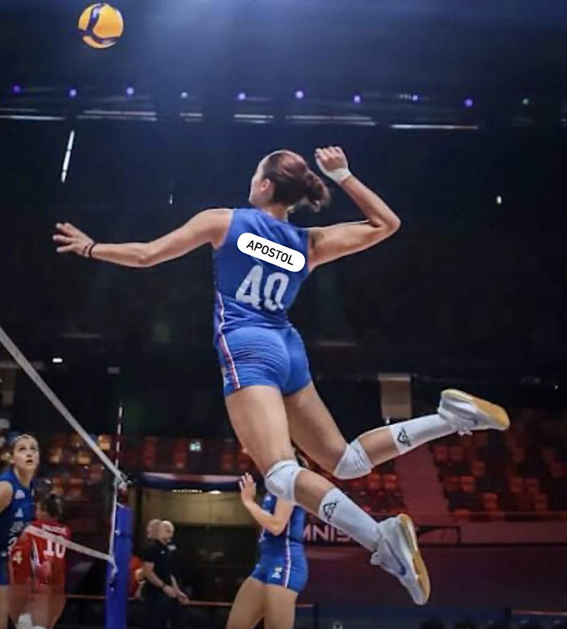 Liliana Apostol, pe vremea cand practica volei.