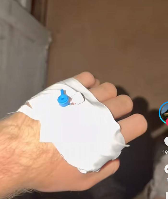 Călătorul, cu perfuzia la mână