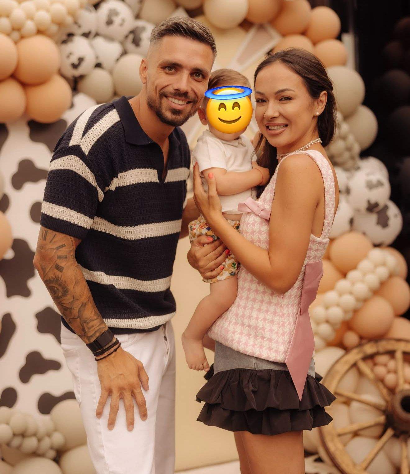 Vlăduța Lupău, alături de soț si fiul lor cel mic