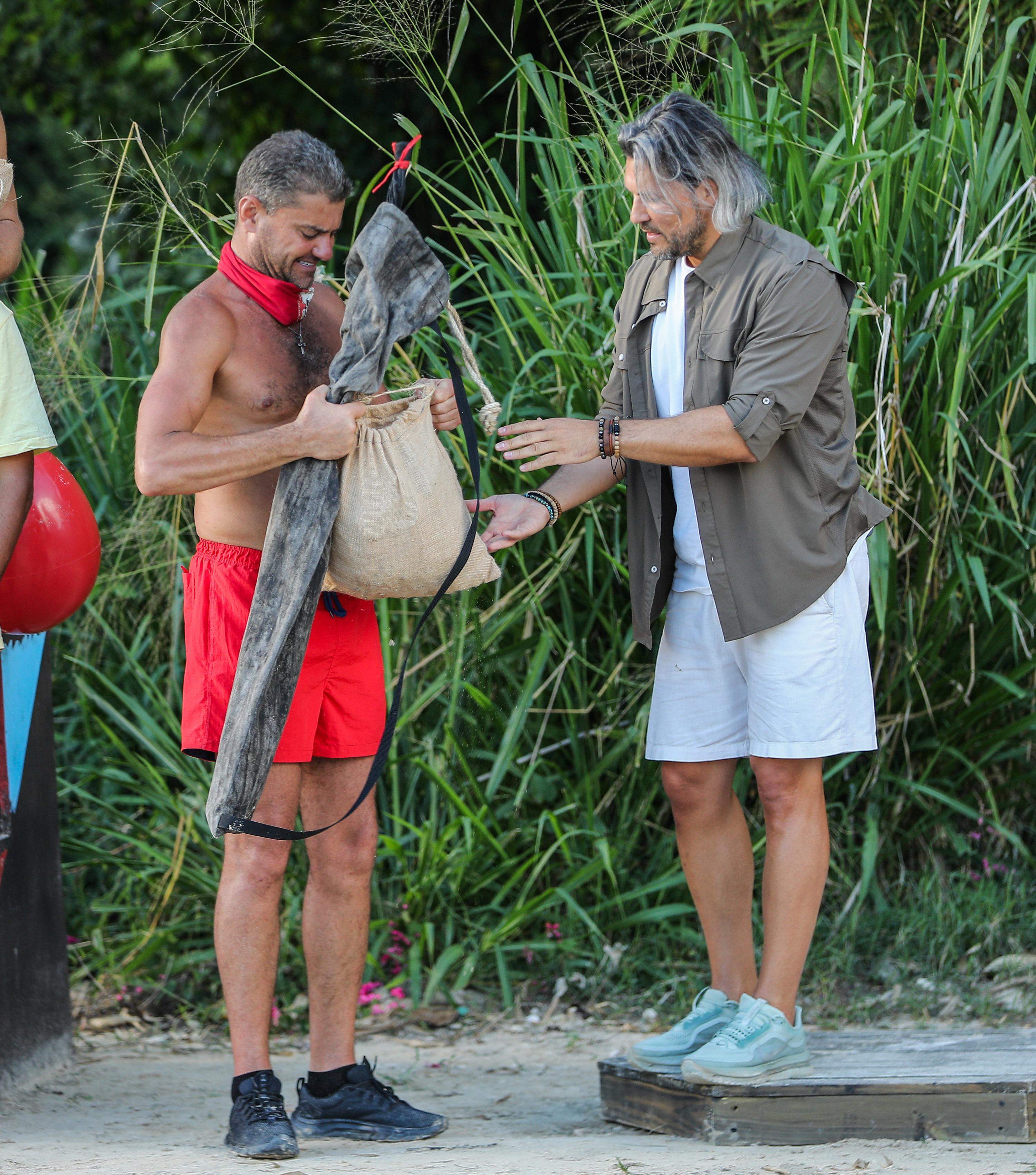 După victoria în jocul pentru recompensă, Faimoșii intră pe traseu contra Războinicilor, în lupta vitală – cea pentru imunitate, la Survivor, de la ora 20:00, la Antena 1!