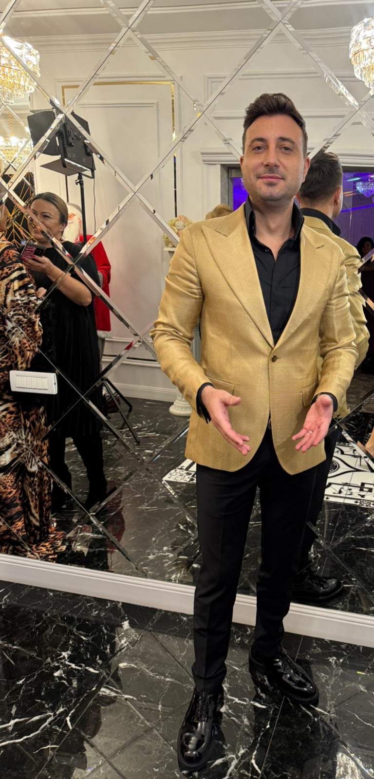 Valentin Sanfira, al Revelion