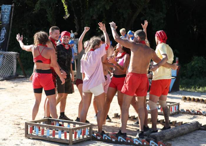 Victoriile Faimoșilor au continuat aseară, într-o ediție Survivor, lider de audiență! În doar câteva ore, un concurent din tribul Războinicilor va părăsi competiția