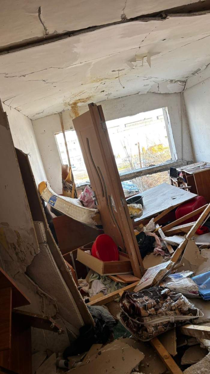 Explozie puternică într-un bloc din Buzău! Mai multe apartamente au fost distruse