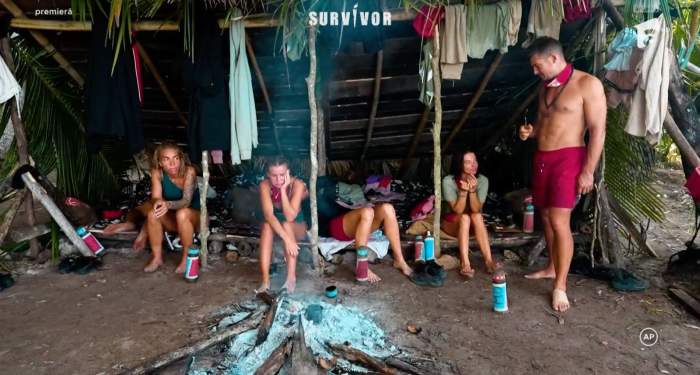 Faimoșii discută despre persoana care le-a furat mâncarea