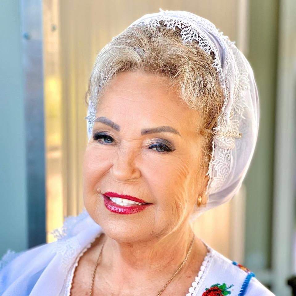 Mioara Velicu, fotografie portret