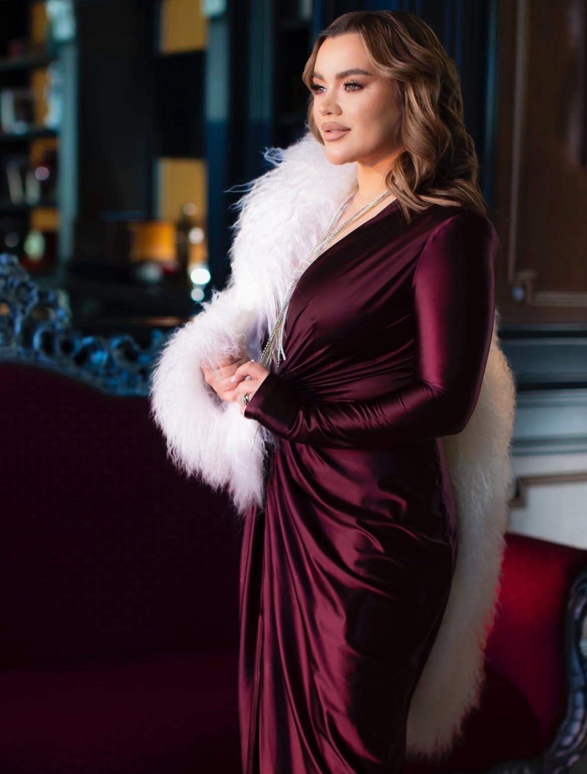 Carmen de la Sălciua, îmbrăcată elegant