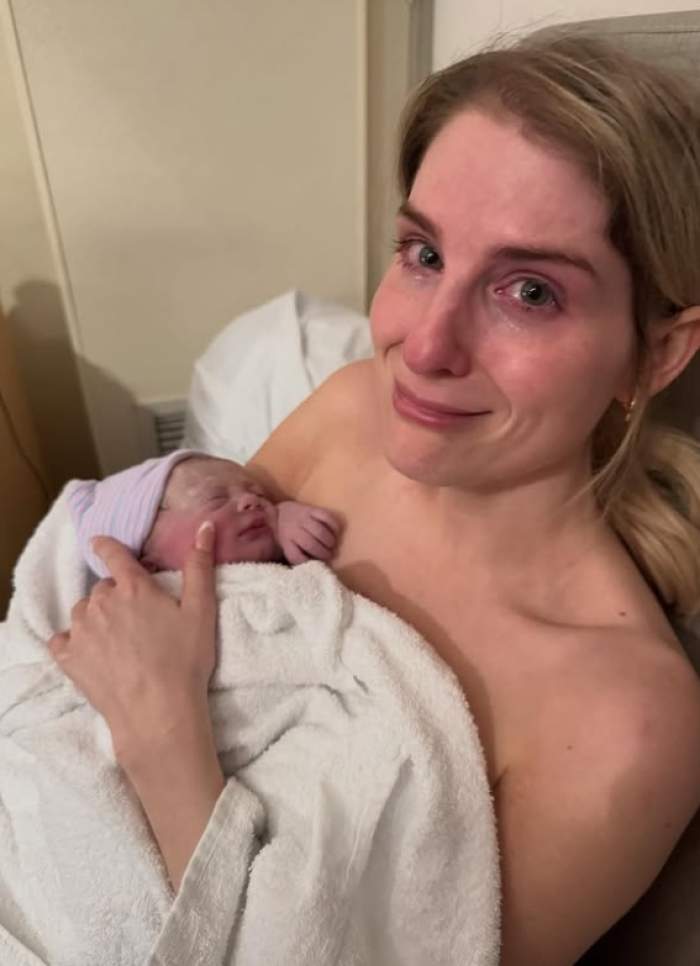 O artistă celebră a devenit mamă pentru a treia oară, în secret! Bebelușul a fost adus pe lume cu ajutorul unei mame surogat