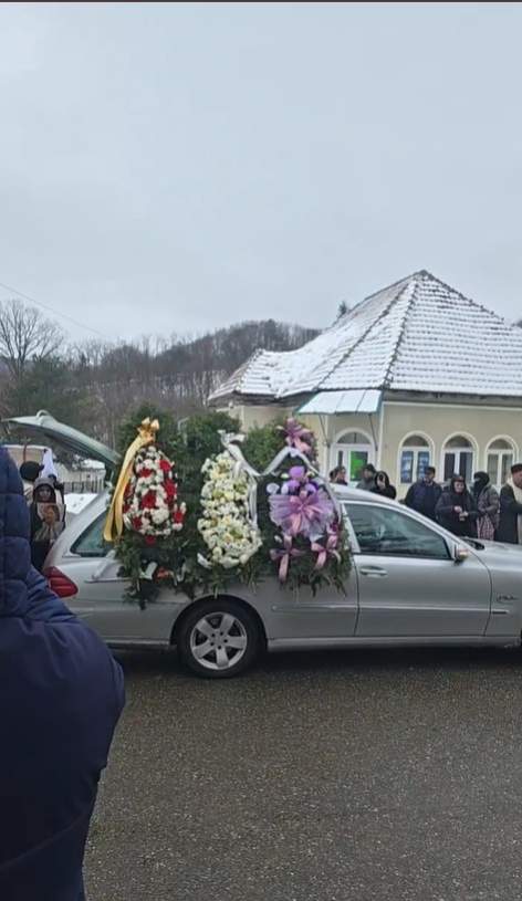 domnica trop inmormantare