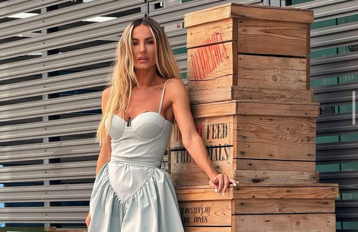 Flavia Mihășan, în rochie