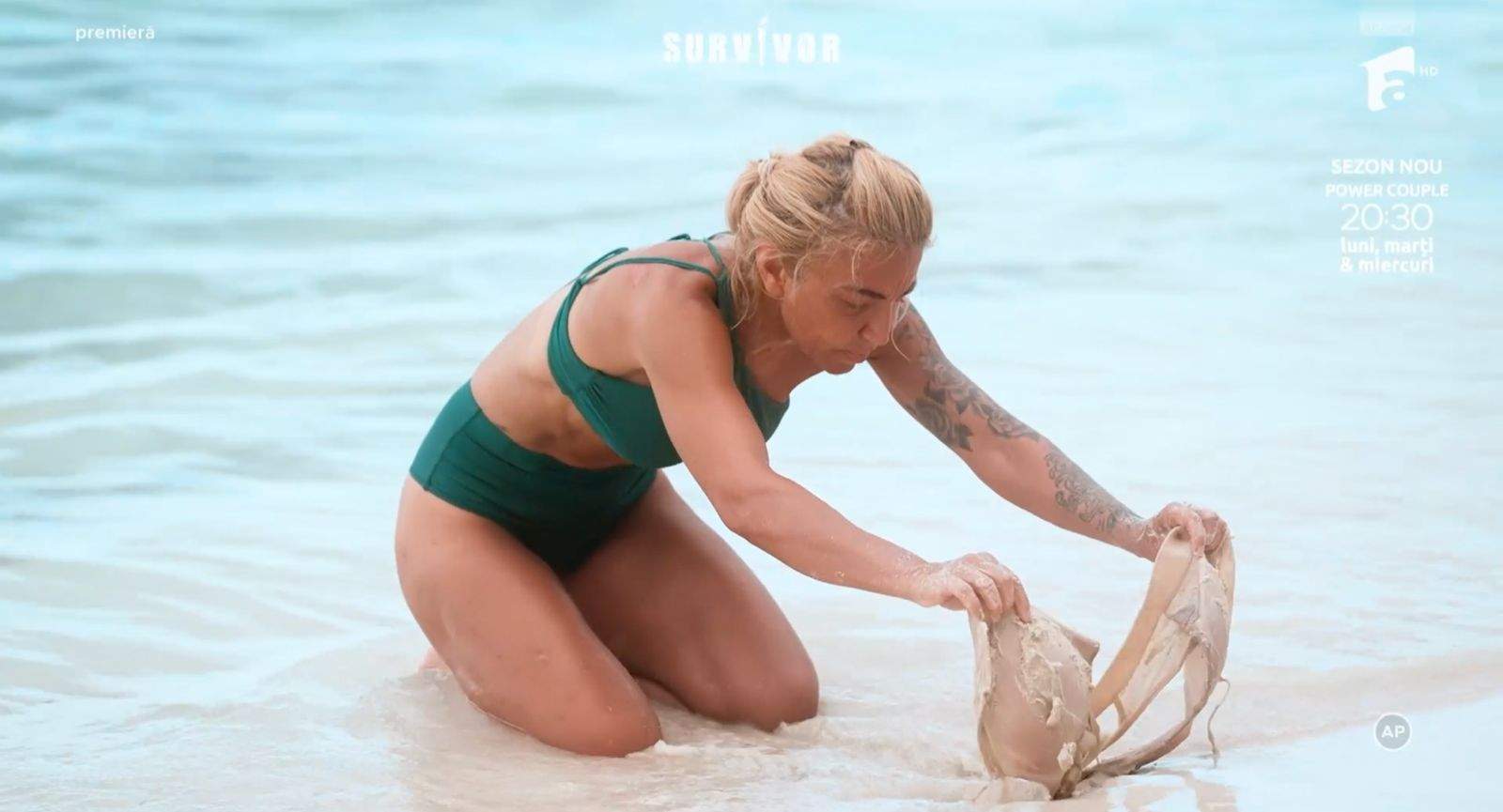 Larisa Uță, în apă