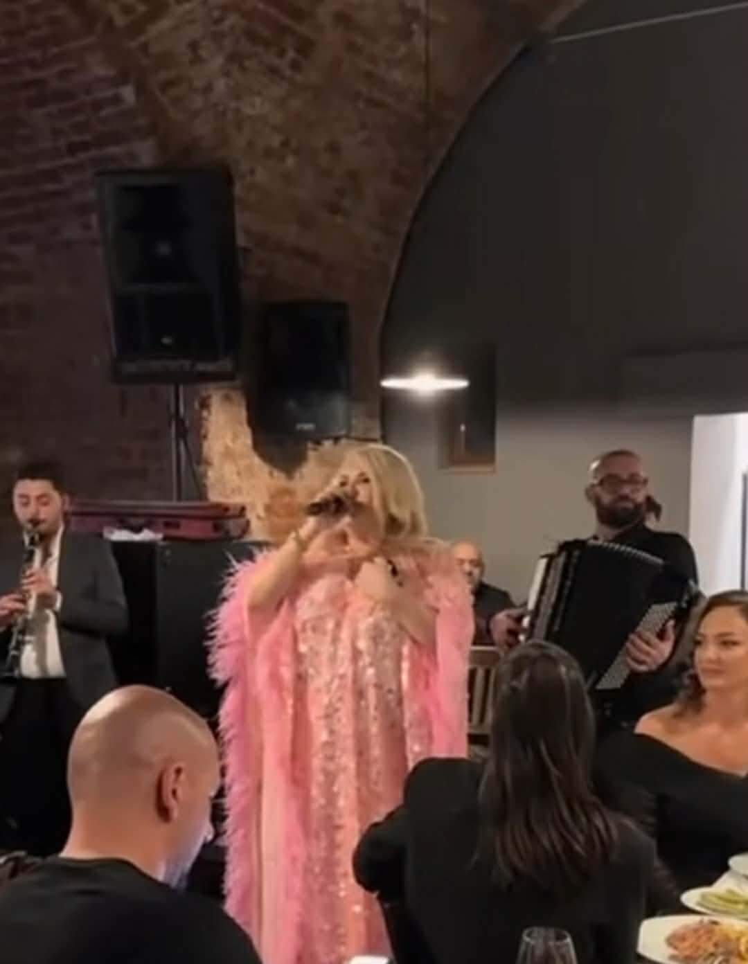 Ioniță și Viorica de la Clejani pe scenă