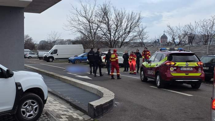 Băiatul care a căzut de la etajul opt