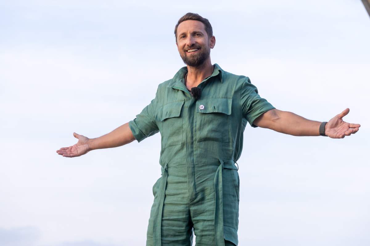 După ce băieții s-au întrecut cu joaca, astăzi va fi o zi intensă! Fetele vor curăța o mașină, la înălțime, la Power Couple! Aseară, emisia a fost lider de audiență!