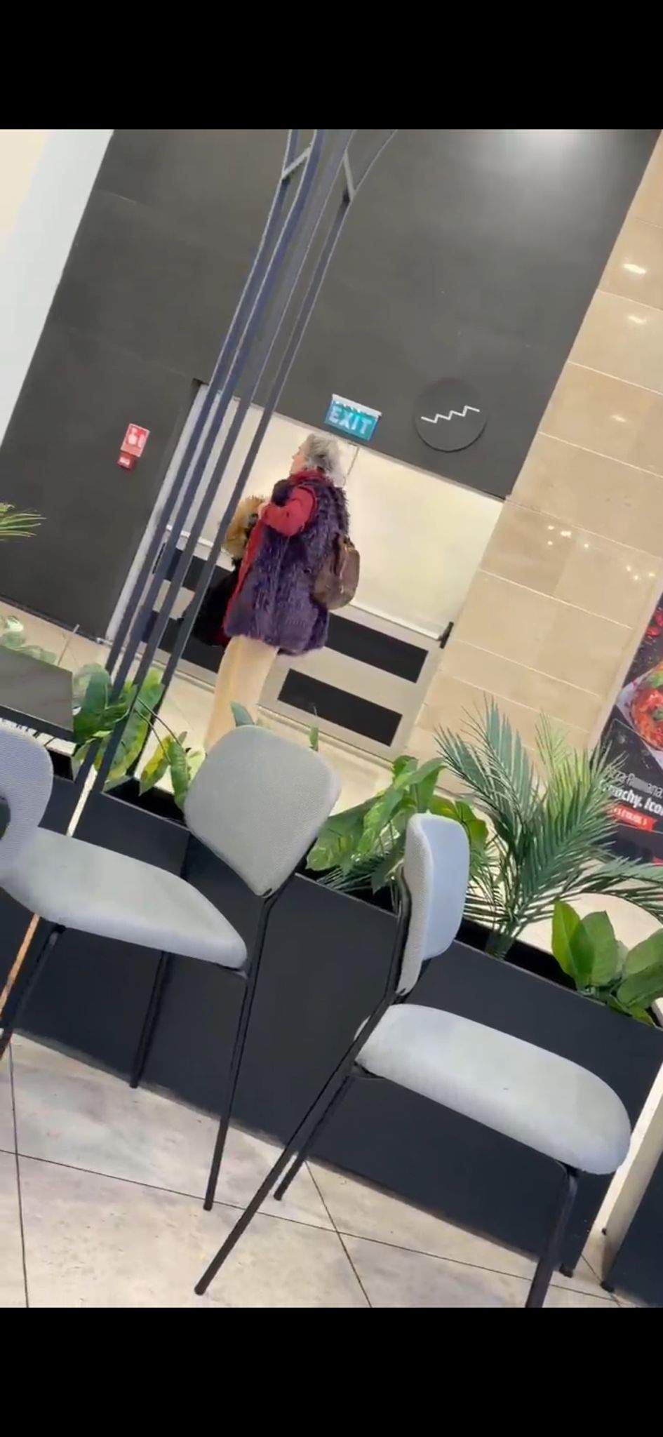 Maia Morgenstern imbracata foarte gros