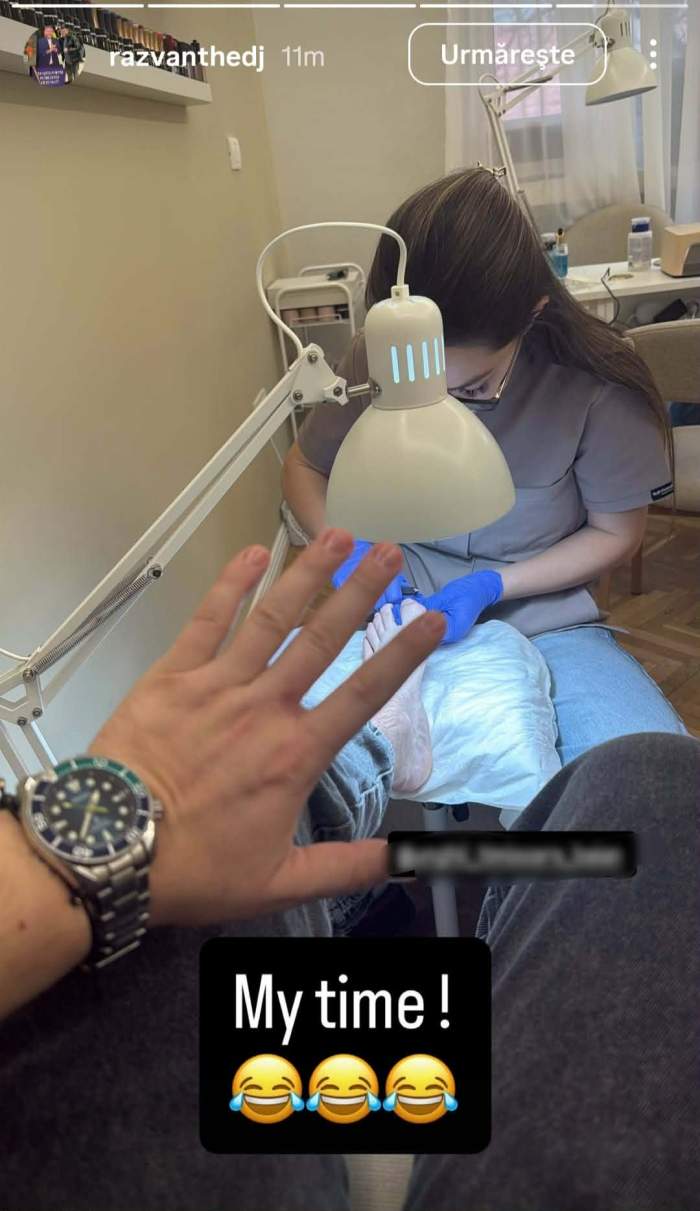 Răzvan Kovacs la pedichiură