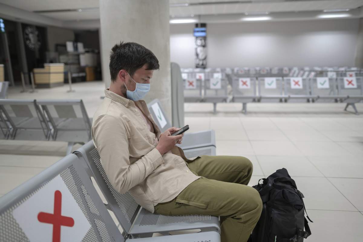 Alertă din cauza unui virus mortal! Oamenii, controlați ca în pandemie pe aeroporturi