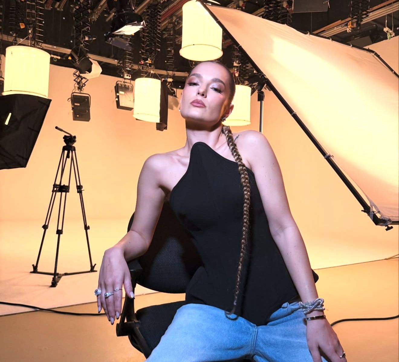 Minelli, la o ședință foto