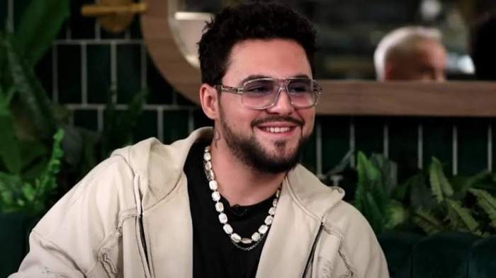 Mario Fresh zambeste si poarta ochelari de soare