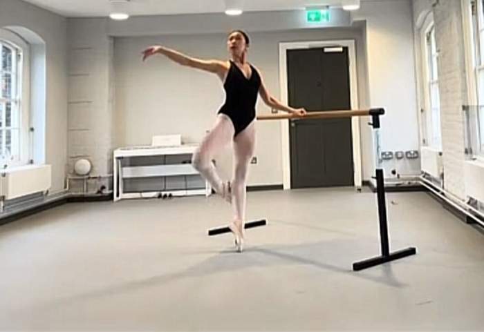 Foto cu balerina când dansează