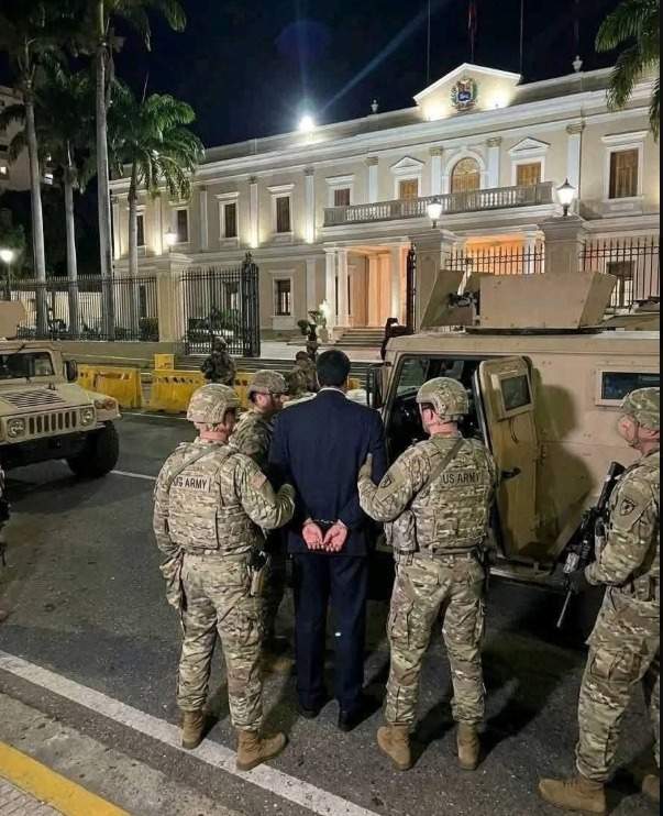 Nicolas Maduro, alături de armată