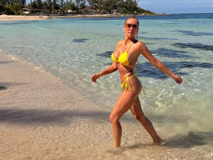 Maria Constantin, pe plajă, în Jamaica