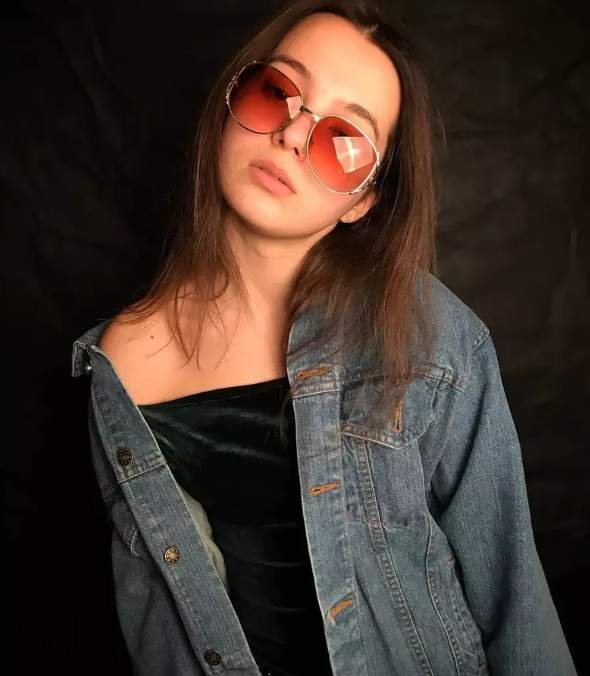 Cum arăta Karina Jianu, actrița principală din „Ana, Mi-ai fost scrisă în ADN”, cu părul lung. O recunoșteai dacă o vedeai așa?