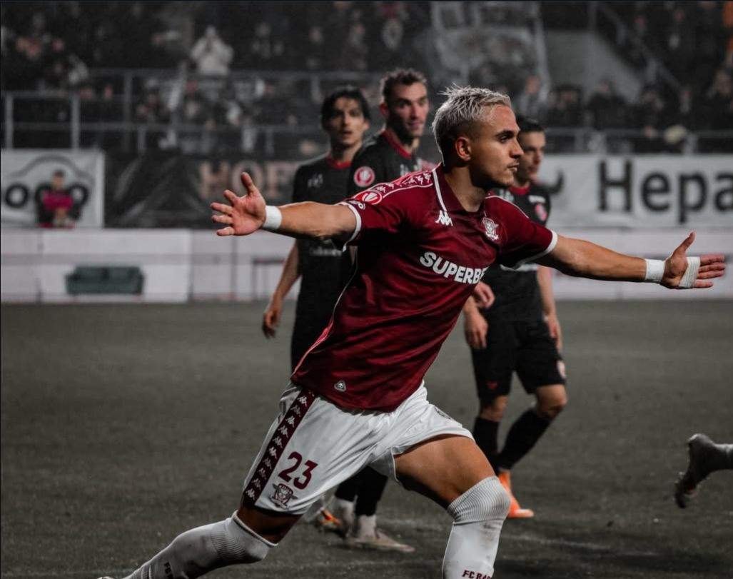 Cristi Manea, bucurându-se la un gol