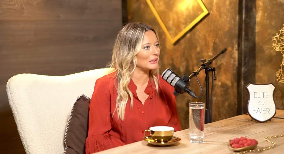 Laura Cosoi, invitată la un interviu