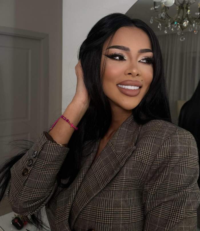 cristina pucean selfie