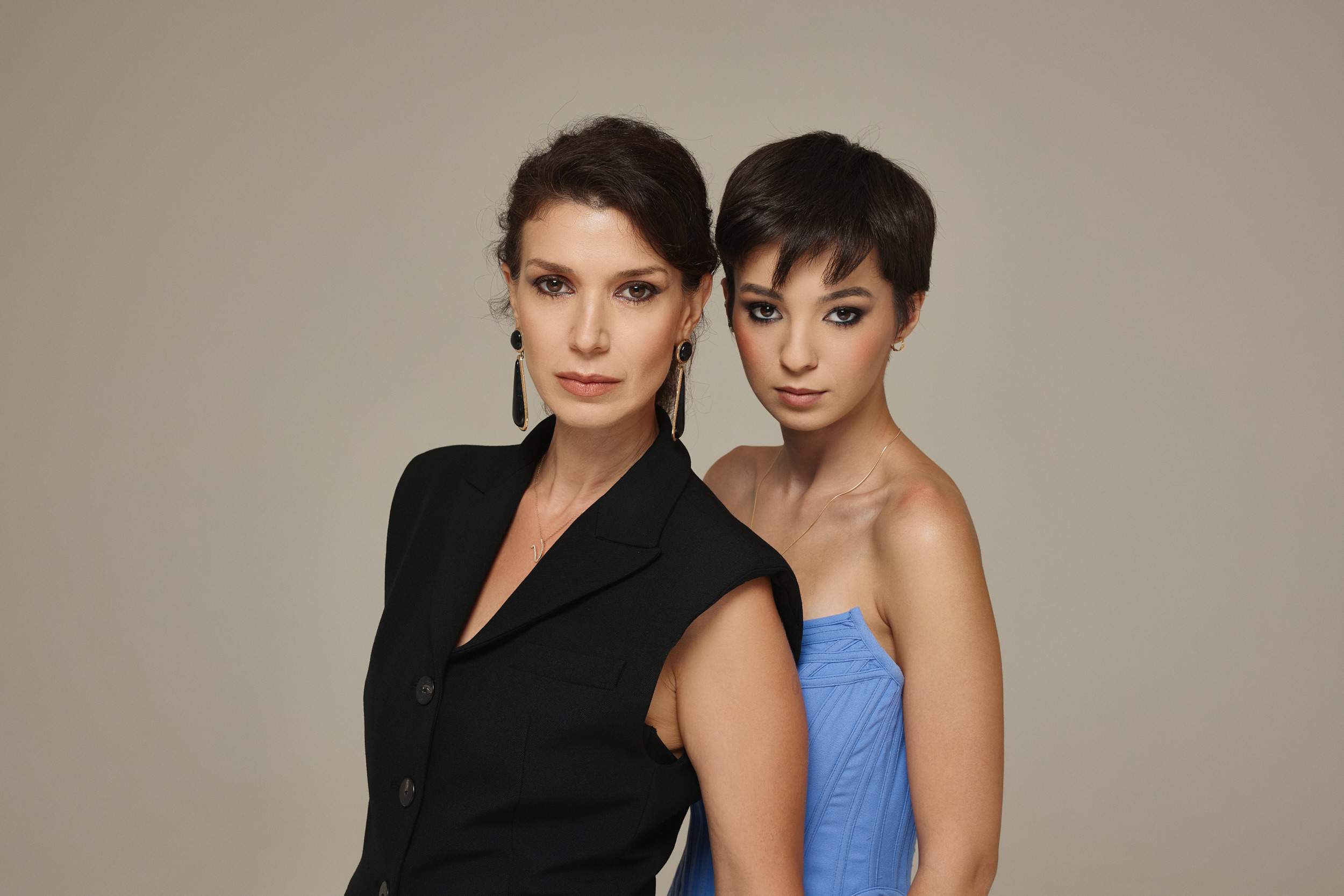 Cel de-al treilea sezon al serialului original Ana, Mi-ai fost scrisă în ADN va avea premiera joi, 8 ianuarie, de la 20.30, la Antena 1