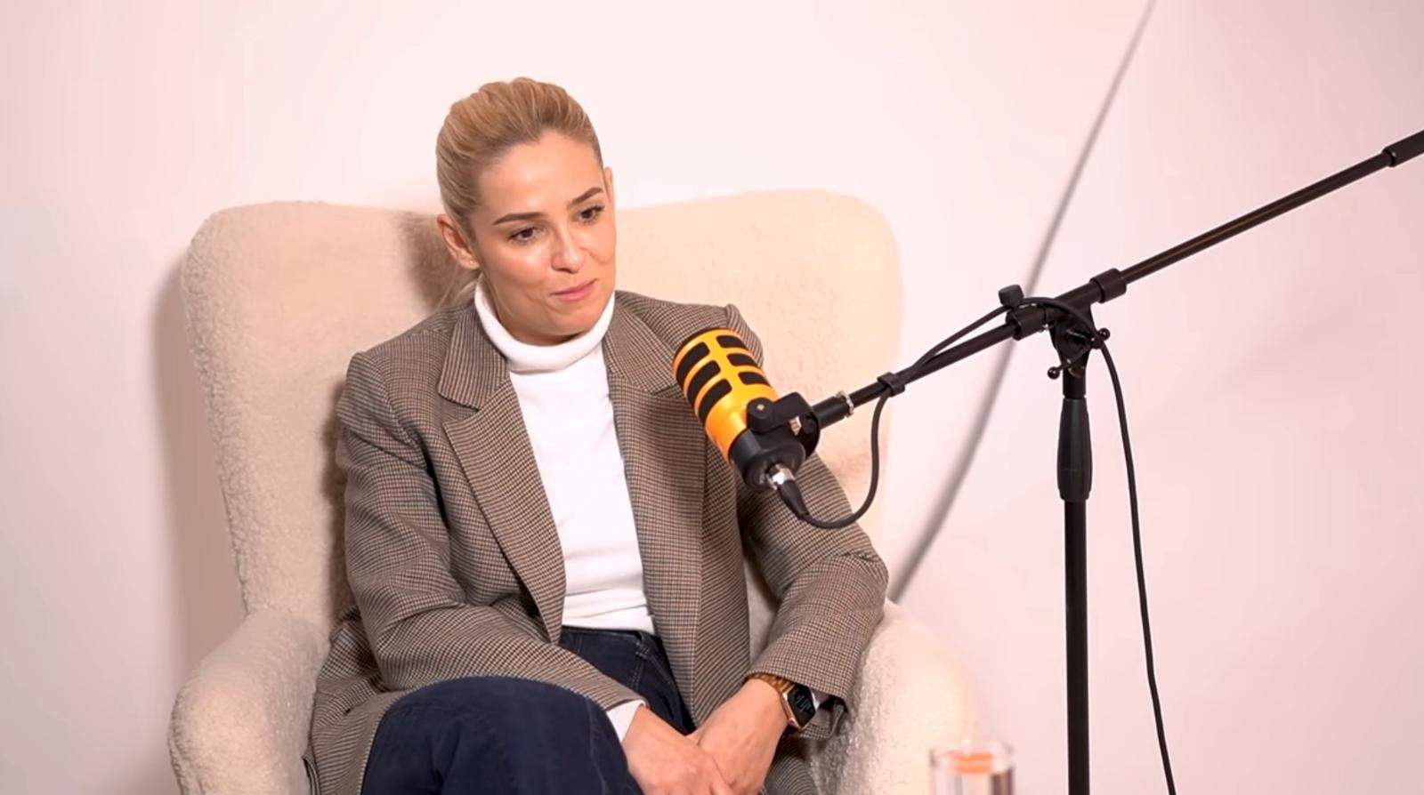 Elena Vîșcu, la podcast