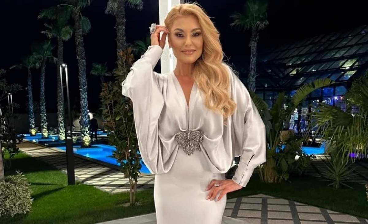 Emilia Ghinescu poarta o rochie eleganta