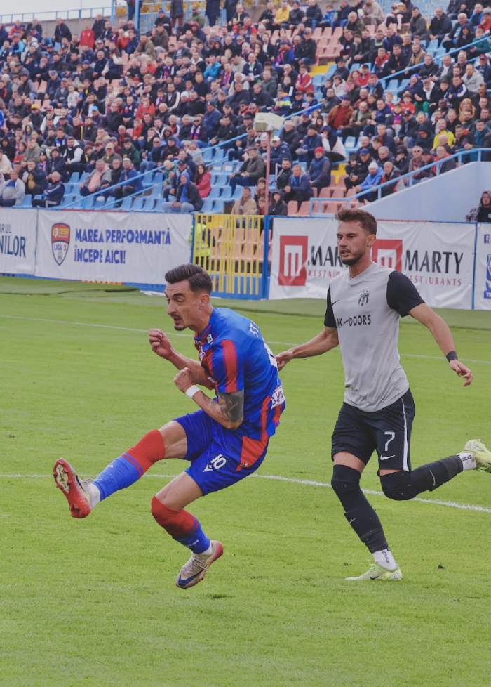 Cine e iubitul tinerel al Elenei Ionescu! Între cântăreață și noul partener e o diferență de 13 ani. Informații exclusive!