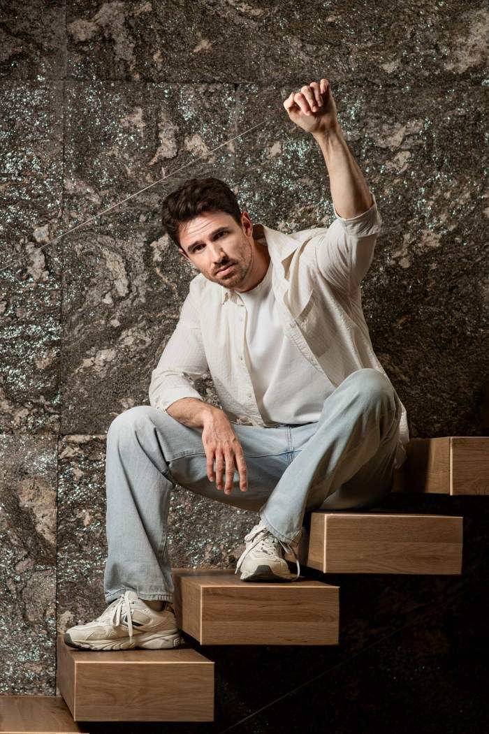 Cine este Eduard Trică, protagonistul în serialul Inimă sub acoperire, de la Antena 1. A revenit în România special pentru rol