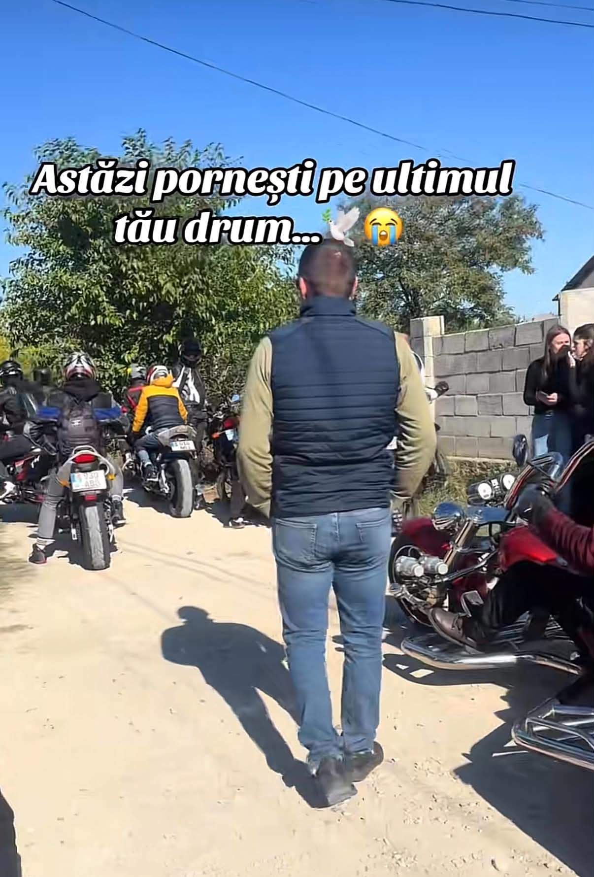 Primele imagini de la înmormântarea lui Gheorghe Moldovan, arbitrul care s-a împușcat după divorțul de femeia care i-a dăruit trei copii