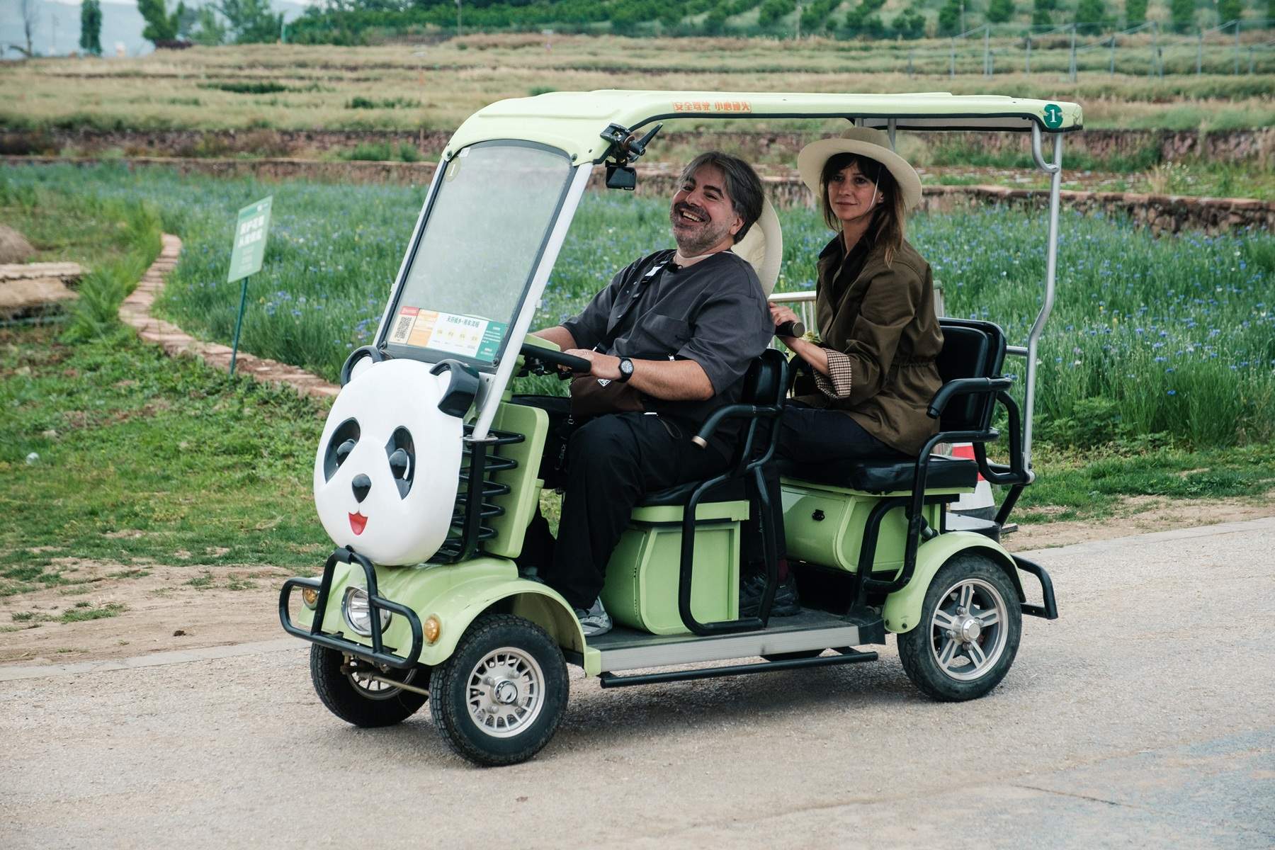 Opera Sichuan și mult așteptatul schimb de echipe, diseară, de la 20.00, la Asia Express! Etapa a șasea începe cu o zi plină de surprize pe Drumul Mătăsii