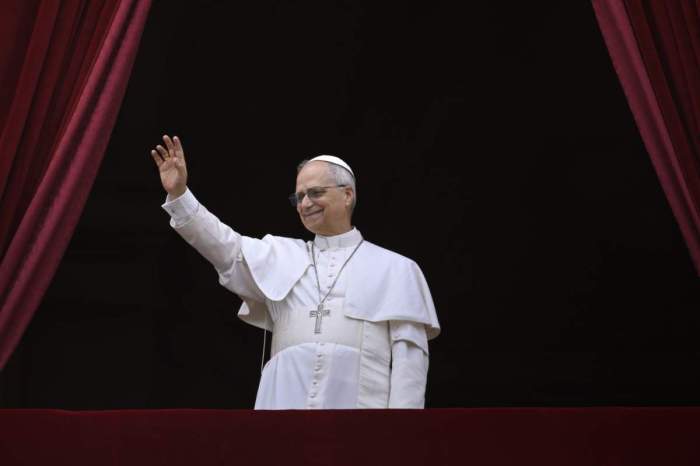 Papa Leon are probleme de sănătate! Va fi internat în spital și operat. Declarațiile Suveranului Pontif