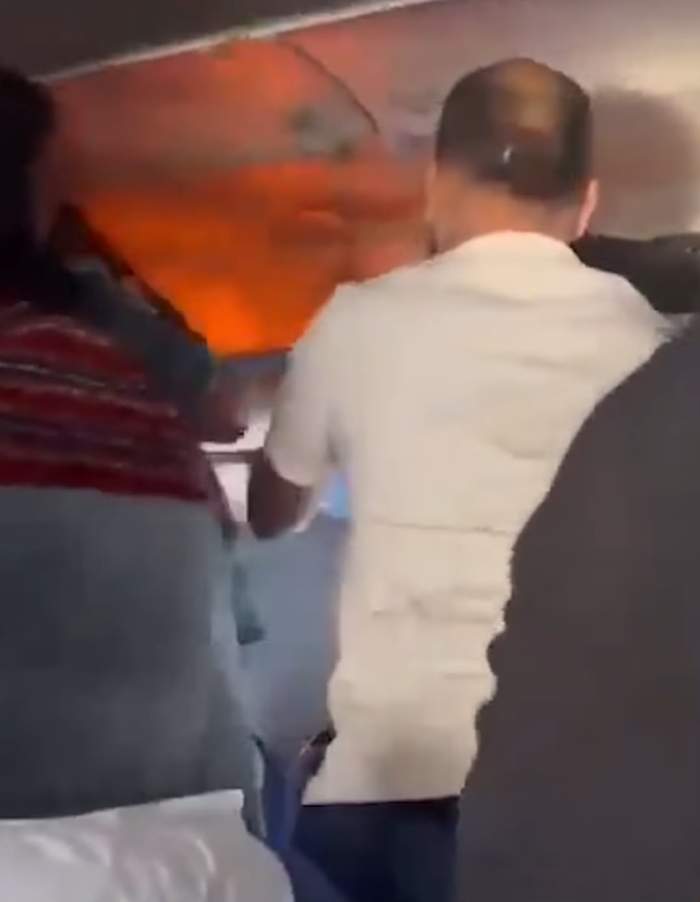Avion în foc