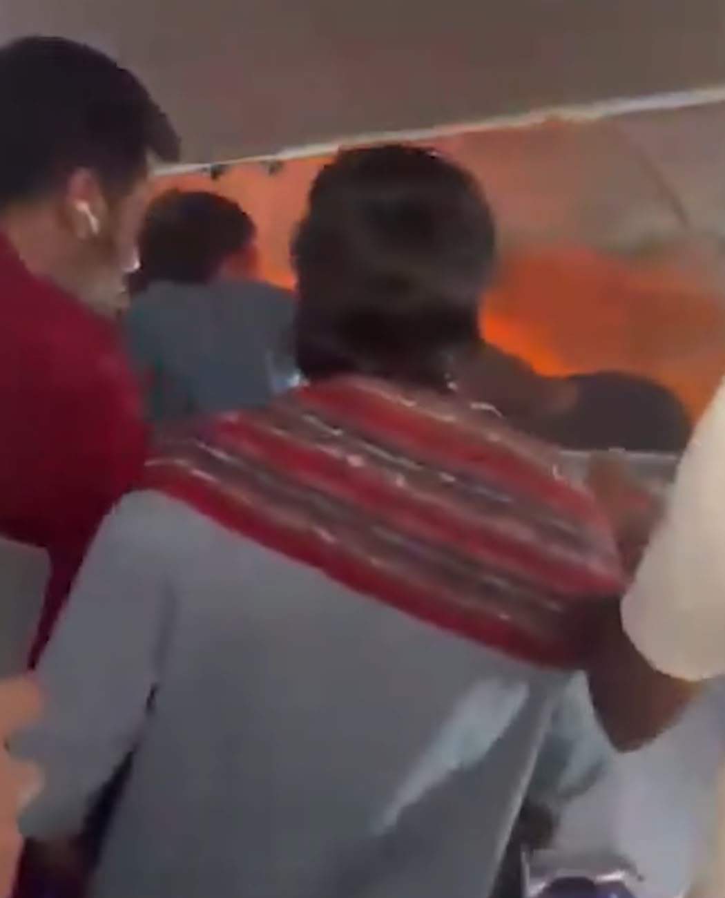 Avion în flăcări