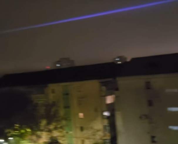 Fenomen ciudat pe cer, în Baia Mare. O lumină albastră a apărut în timpul nopții