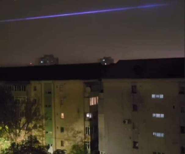 Fenomen ciudat pe cer, în Baia Mare. O lumină albastră a apărut în timpul nopții